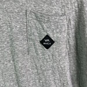 RVCA Hoodie Sweatshirt Men Large Lightweight Pullover Sweater Gray Pocket Patch